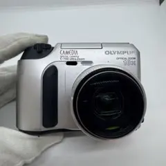 Nikon COOLPIX 2100 と Olympus C-740 - メルカリ