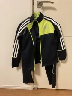 adidas ジャージ　130cmのサムネイル