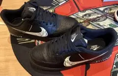 Nike Air Force 1 ブラックスニーカー