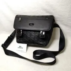 美品 LACOSTE ラコステ ミニ メッセンジャーバッグ モノグラム