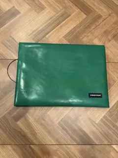 ば*ー様 【廃盤】FREITAG PCケース　13〜15インチ FREITAG』のPCケースがマストバイすぎた｜ブロッコリー