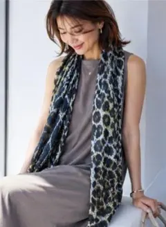 H&M モノトーン系レオパード柄ストールのサムネイル