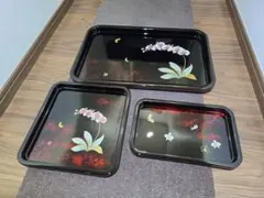 漆器の花と蝶のトレイセット 3点