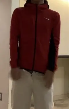 Nike 赤 フルジップジャケット　テック似
