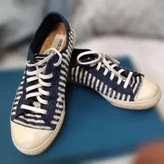 超レア！adidas キャンバススニーカー　ネイビー/ホワイト 26.5