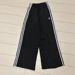 アディダスオリジナルス　トラックパンツ　ワイドパンツ　adidas