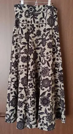 【匿名配送】共布ベルトつき 花柄 ロング フレア スカート カーキ✕黒