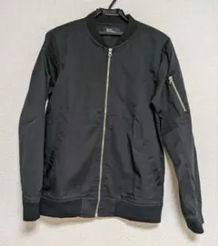 ブラックジップアップジャケット　ブルゾン