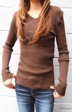 【SALE】リブ　トップス　Vネック　タイト　セクシー　可愛い　リブトップス