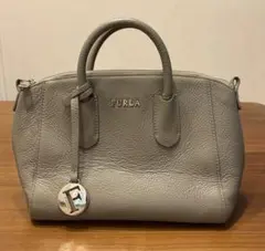 再値下げ❗️【美品】FURLA フルラ レザー ショルダー付きハンドバッグのサムネイル