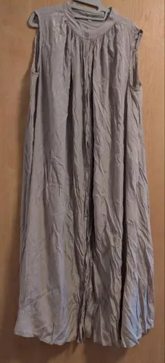 コカ　フリーサイズ　グレージュ　ノースリーブ　ロングワンピース