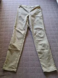 GUベージュ スキニーパンツ ウエストゴム　Ｓサイズ