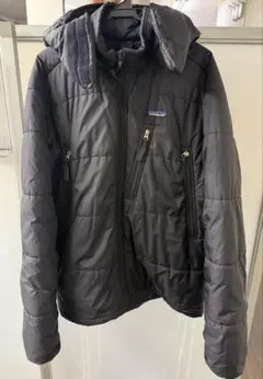 Patagonia ブラック パフジャケット フード付き