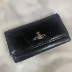 Vivienne Westwod 黒のレザーキーケース ロゴ付き 4連