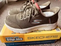 SKECHERS スケッチャーズSlip-ins オリーブ色　23.5cm