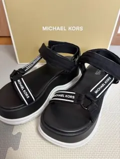 新品★MICHAEL KORS スポーツサンダル厚底 ブラック 23.5のサムネイル