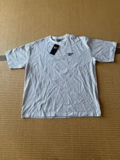 リーボックTシャツL 値段交渉喜んで☺️のサムネイル