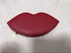 YSL レッドレザー唇型フラグメントケース　ブラシ付き