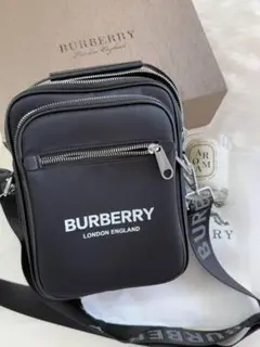 BURBERRY ブラック ショルダーバッグ
