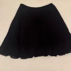 黒 プリーツ ひざ丈スカート