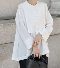 ぱたちゃ 美品 ビアズリー BEARDSLEY シャツフーディー 白 ぱたちゃ 美品 ビアズリー BEARDSLEY シャツフーディー 白