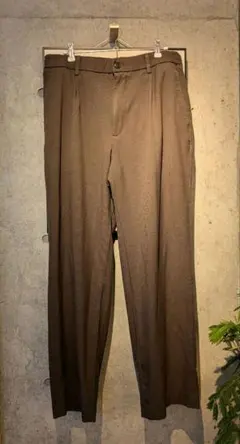 ブラウン プリーツ入り タックワイドパンツ