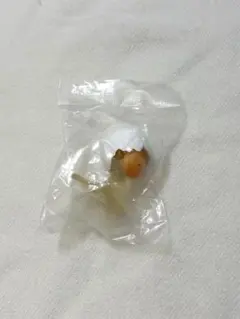 殻からの脱出　ガチャガチャ　すべりたまご