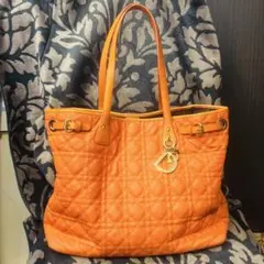 CHANEL パンチングレザー ハンドバッグ オレンジ - メルカリ