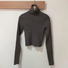 ZARA タートルネック クロップド丈 リブニット グレー 長袖