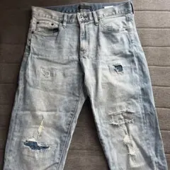 ジーンズ　ジーパン　ダメージジーンズ