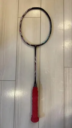 超美品アストロクス100zz(クレナイ) 3UG5 ケース付き ヨネックス バドミントンラケット アストロクス100ZZ クレナイ