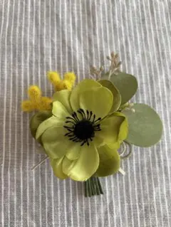 コサージュ 黄緑色 花
