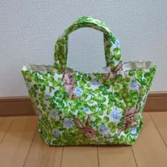 トートバッグ　ハンドメイド　ウサギとクローバー柄