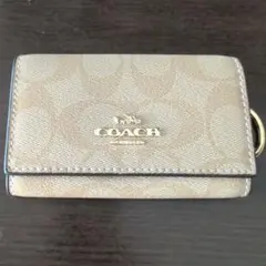 COACH ベージュ レザー キーケース