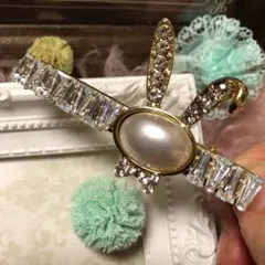 新作❤︎プレミアム限定53 キラキラ大きめキャラストーン白兎ヘアクリップ 高級贅沢