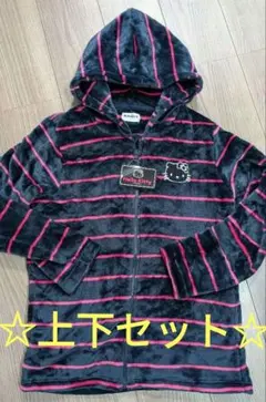 新品、未使用☆Hello Kitty フード付きルームウェア　上下セット　冬用