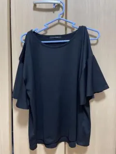 INGNI オフショルダー 黒　トップス フレア袖　Mサイズ