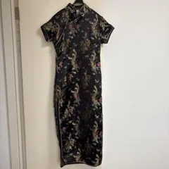 サテンチャイナドレス