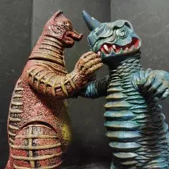 ウルトラ怪獣旧型絶版ソフビアボラスvsバニラ（3179ni3053th） - メルカリ