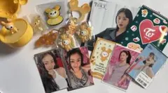 TWICE ジヒョアクリルスタンド フォトカード セット - メルカリ