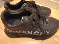 GIVENCHY スニーカー 着用3回　ブラックのサムネイル