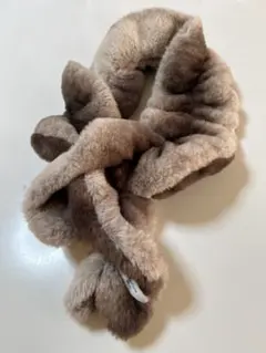 ベージュ系ファー マフラー ツイストデザイン