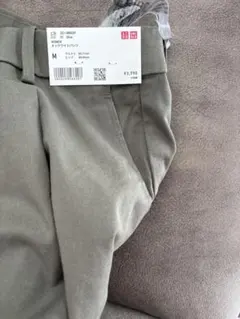 新品未使用 完売品　ユニクロ　タックワイドパンツ　コットン　М　オリーブ　カーキ