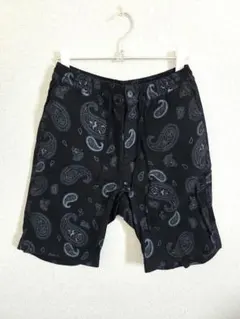 【本日値下】AZUL by moussy バンダナ柄 ブラック ショートパンツSのサムネイル