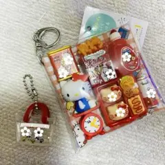 ガチャ詰めポーチ　ハローキティ ミニチュアお弁当セット　キーホルダー