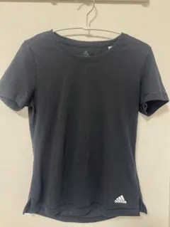 adidas ブラック Tシャツ