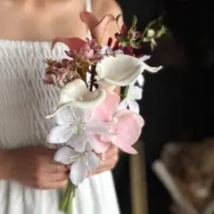 カラー×胡蝶蘭クラッチブーケ☆ブートニア