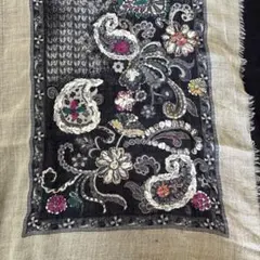 未使用品　手縫い刺繍入りネイビー　ストール