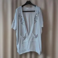 eur3 刺繍付きライトグレー半袖カーディガン
