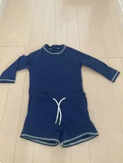 キッズ　水着　紺　セパレート
